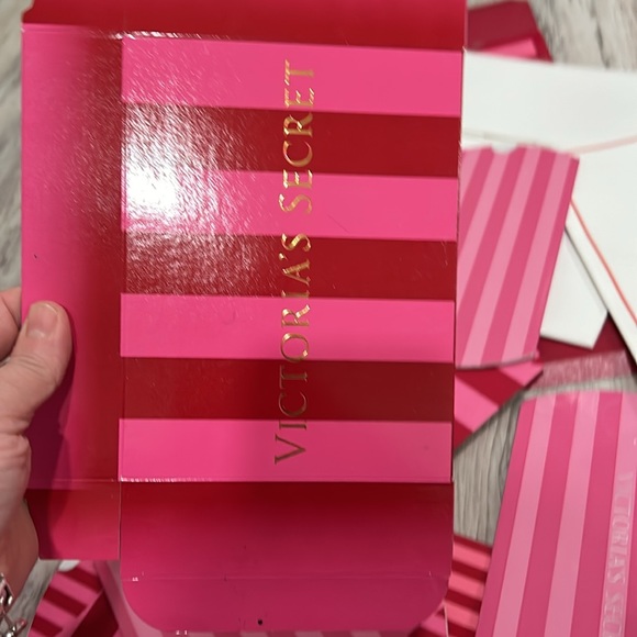 victorious secret new lot box and chanel ribbon - Picture 7 of 11